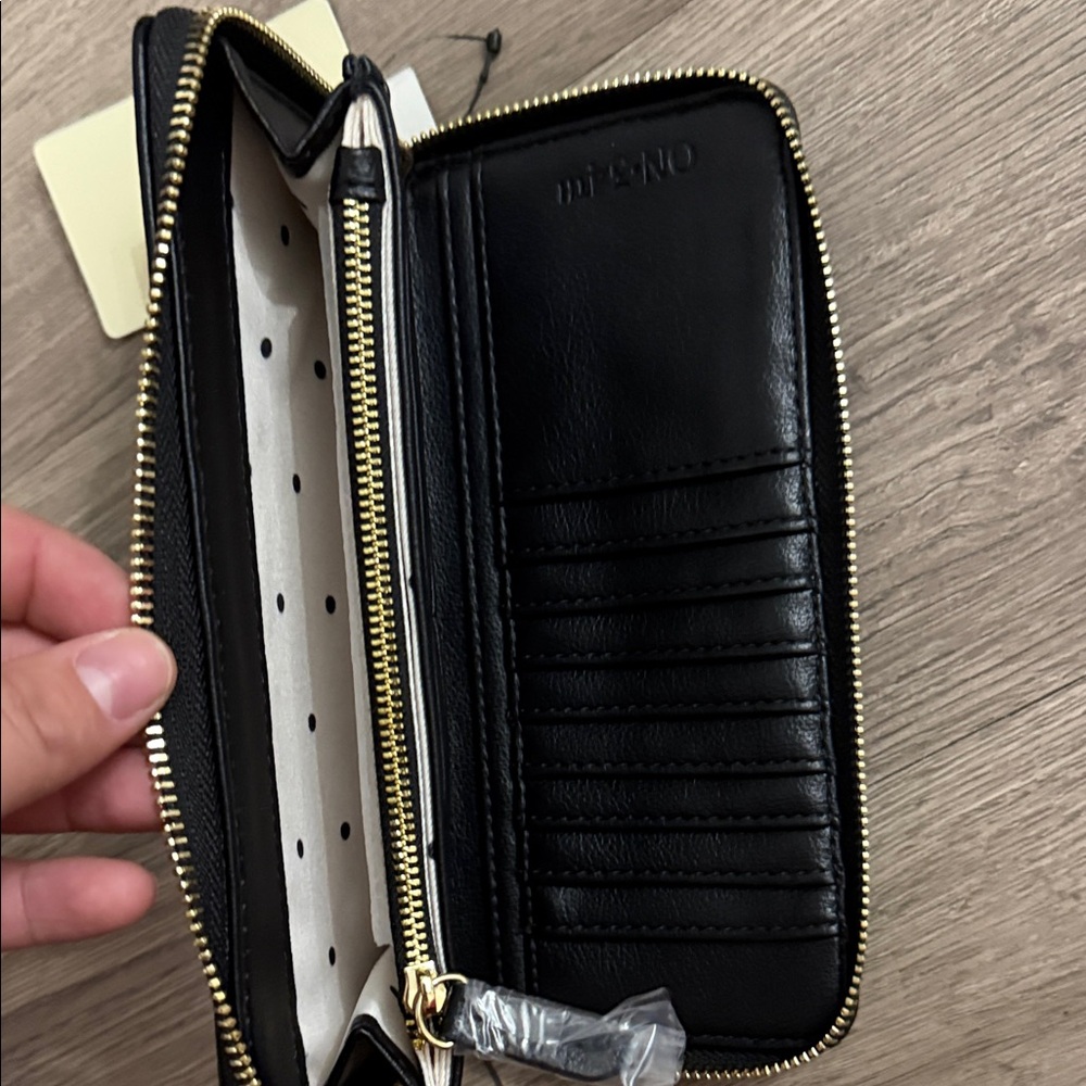 ON-34TH Black Women's Wallet - Picture 3 of 6